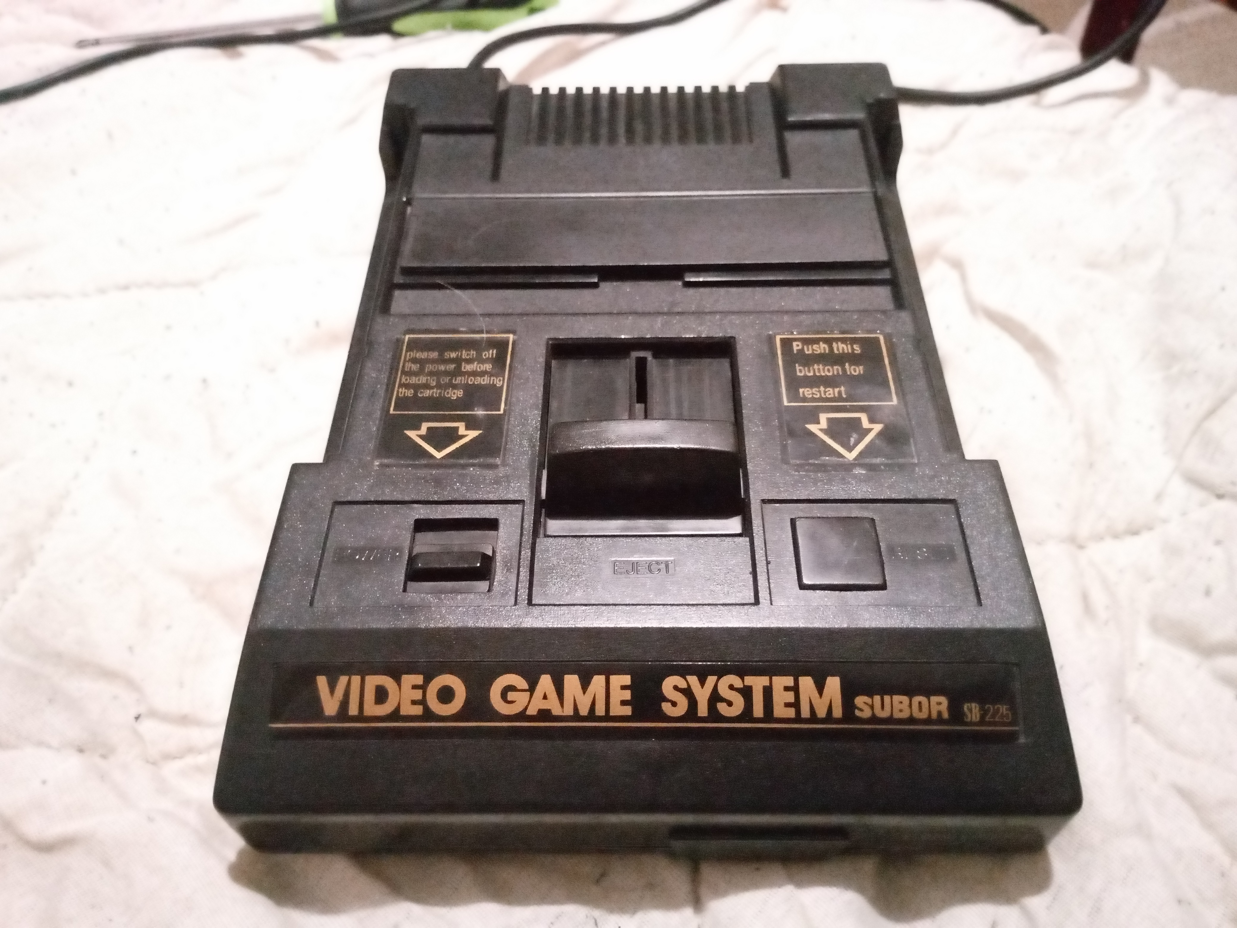 Существовала ли переходная модель между Subor D21 и Subor SB-225? 293116-0