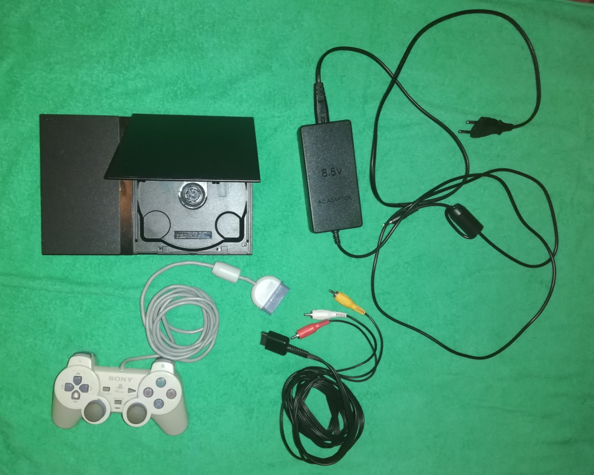 Продам PS2 slim, PS4 Pro, фотоаппарат Canon 212176-7