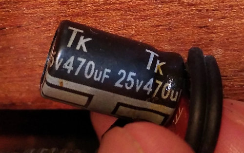 Возможно ли определить правильную полярность 8-битного клона без блока питания?